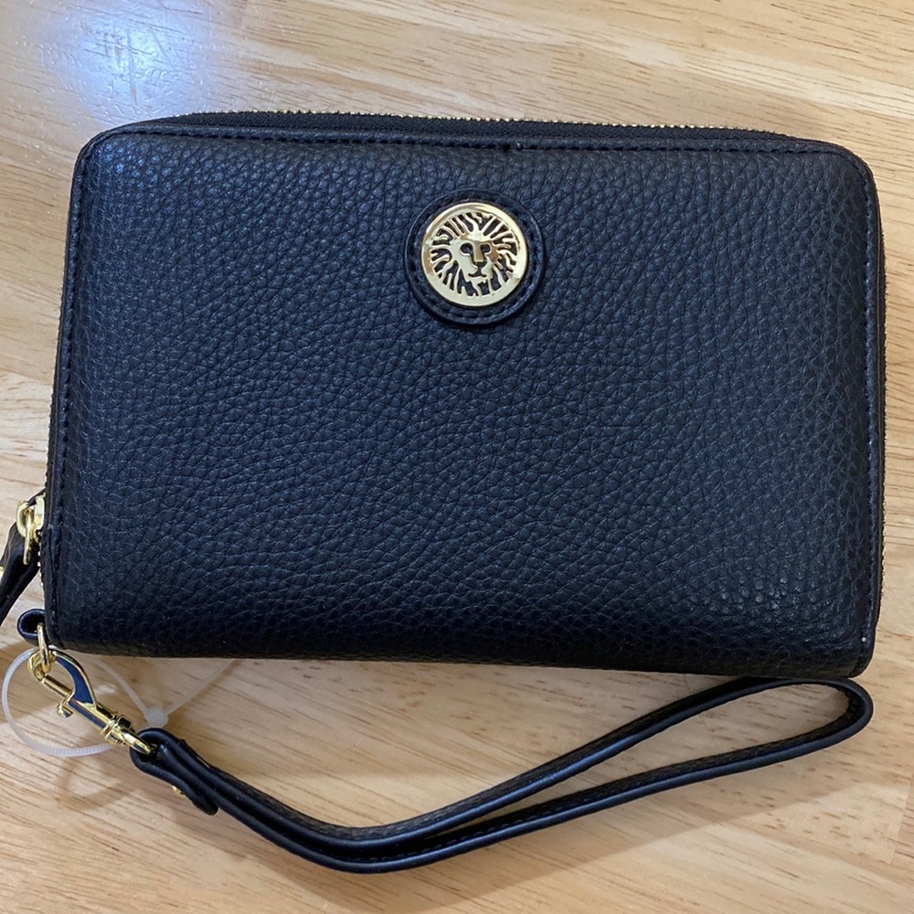 NWOT Navy Anne Klein Wristlet